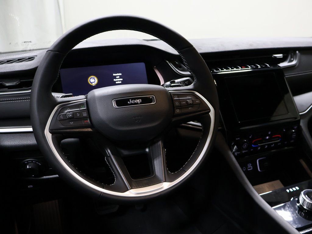 New 2025 Jeep Grand Cherokee L Laredo w/ Luxury Tech Group I image 22