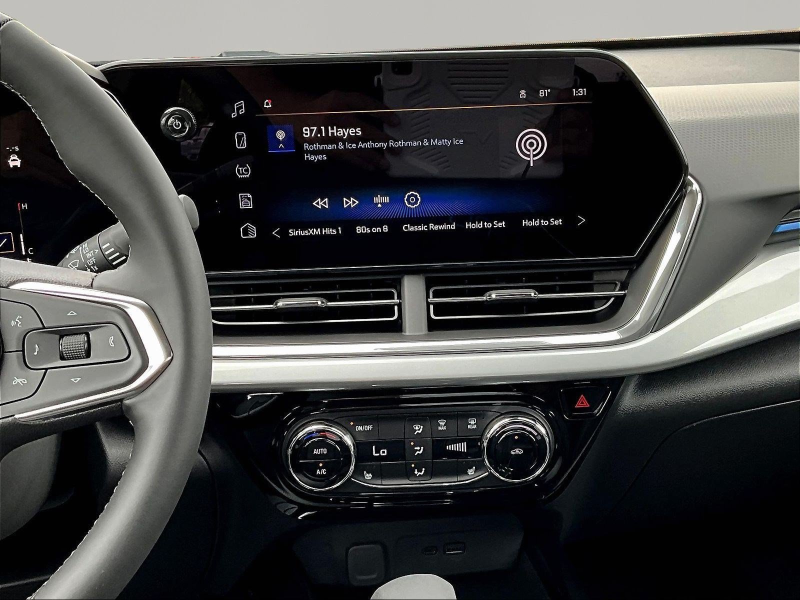 New 2026 Chevrolet Trax LT w/ LT Convenience Package FWD image 11
