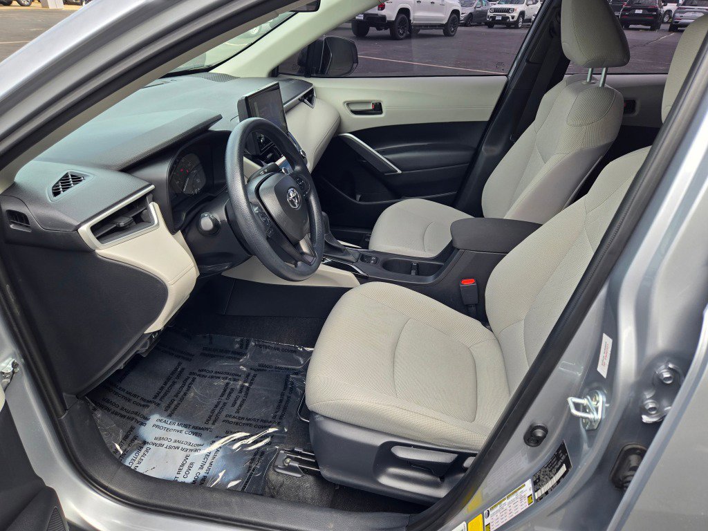 Used 2024 Toyota Corolla Cross L image 19