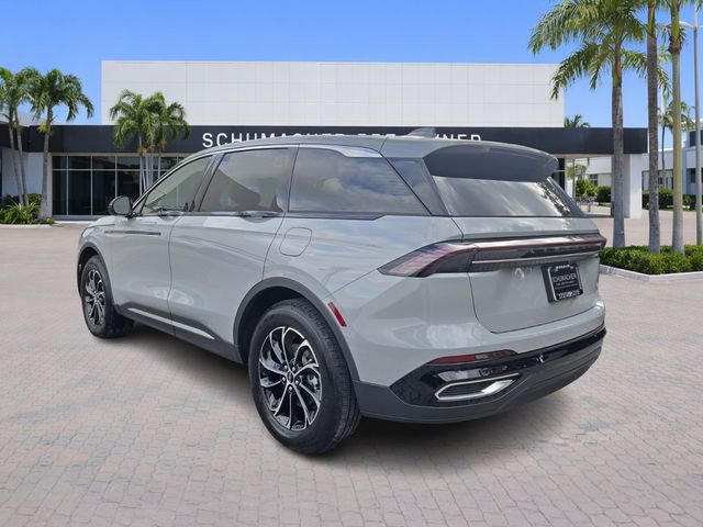 Used 2026 Lincoln Nautilus Premier AWD/4WD image 5