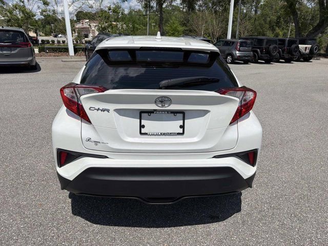 Used 2021 Toyota C-HR XLE image 3
