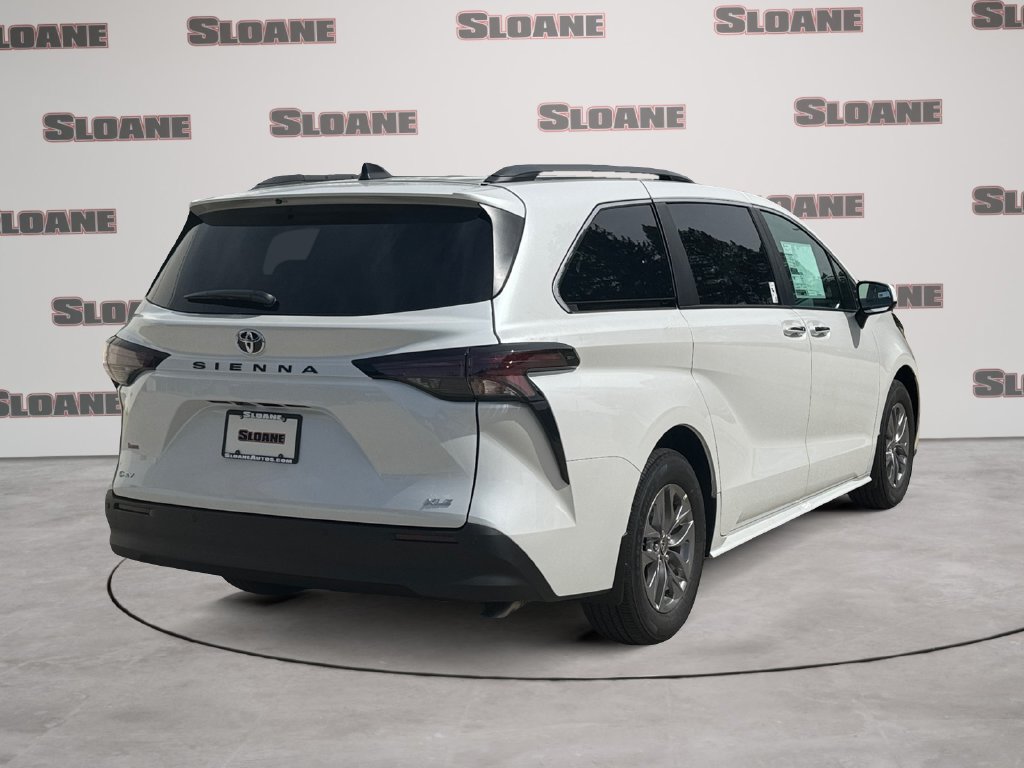 New 2026 Toyota Sienna XLE FWD image 5