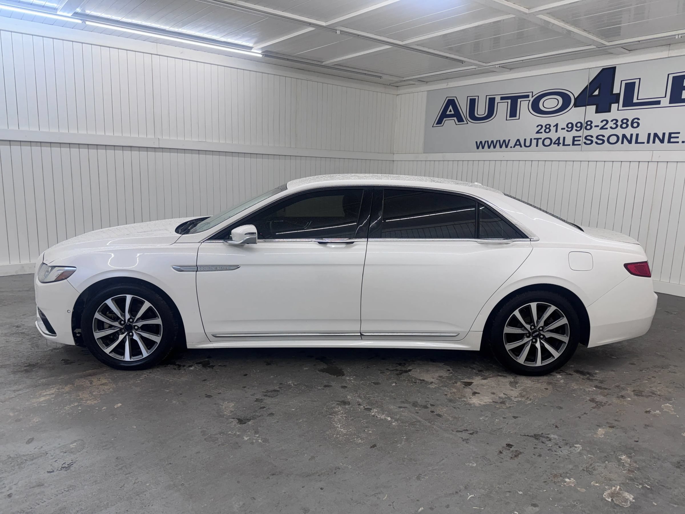 Used 2017 Lincoln Continental Premiere FWD image 8