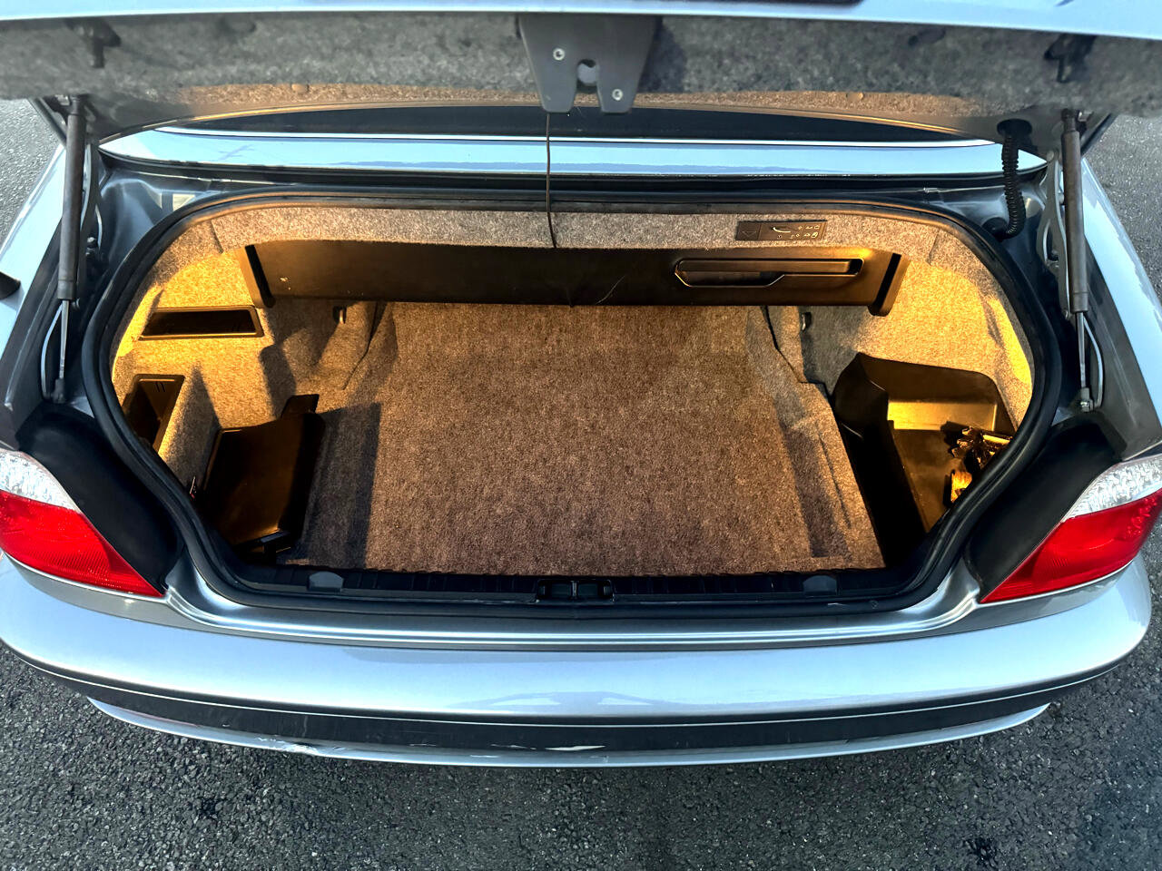 Used 2005 BMW 325Ci Convertible image 17