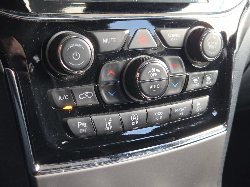 Certified 2020 Jeep Grand Cherokee Altitude AWD/4WD image 12
