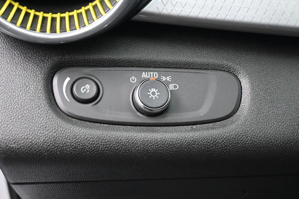 Used 2024 Chevrolet Trax LT FWD image 15