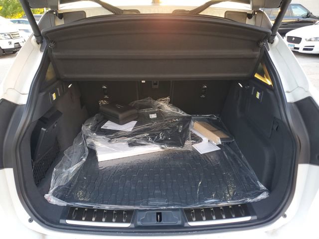 New 2026 Jaguar F-PACE R-Dynamic S image 11