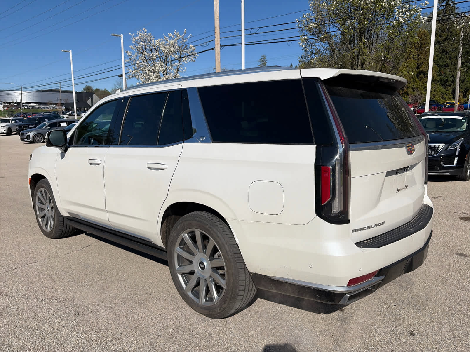 Used 2021 Cadillac Escalade Premium Luxury Platinum image 2