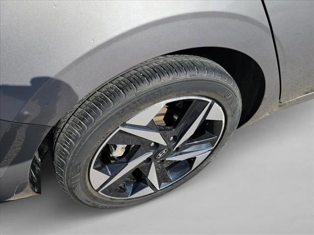 Used 2023 Hyundai Elantra SEL w/ Convenience Package image 10