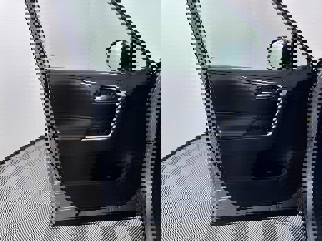 Used 2024 Toyota RAV4 XLE w/ Convenience Package image 24