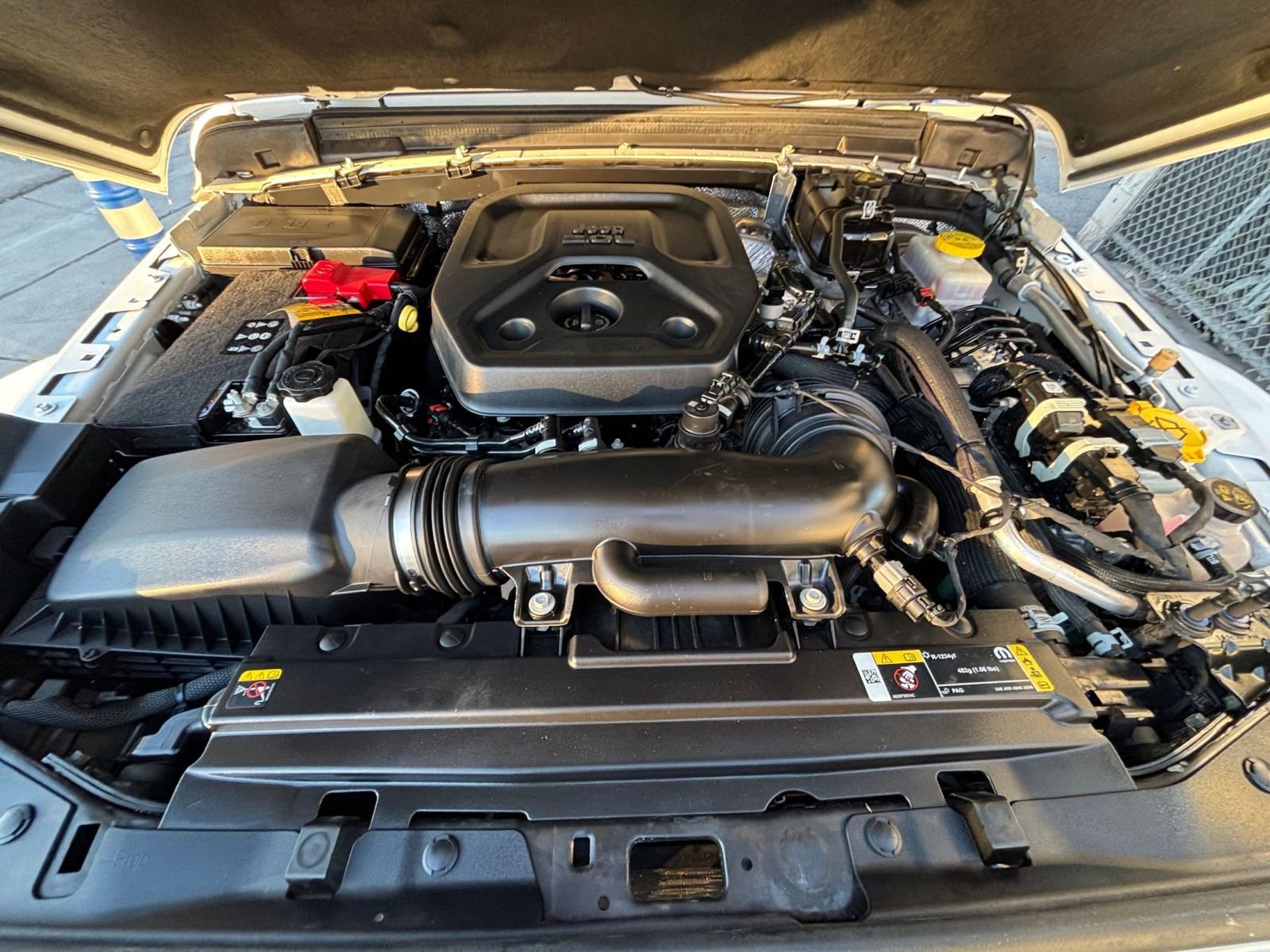 Used 2025 Jeep Wrangler Sahara image 32