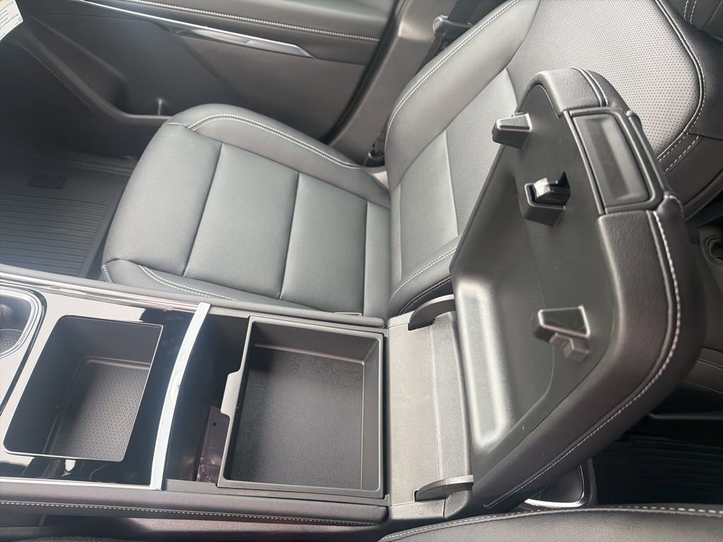 New 2026 Chevrolet Traverse LT w/ Midnight/Sport Edition image 17