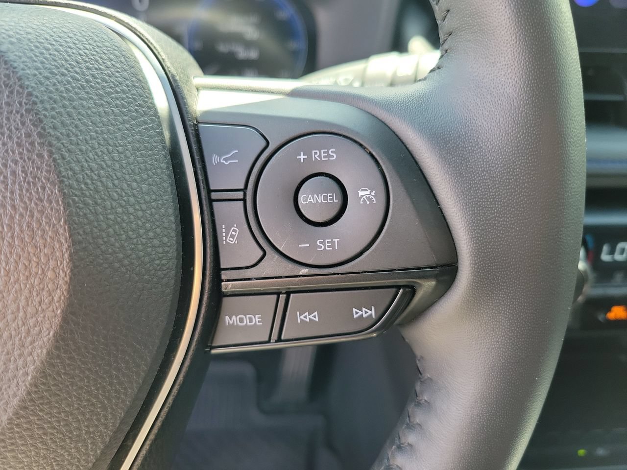 Used 2024 Toyota RAV4 XSE AWD/4WD image 21