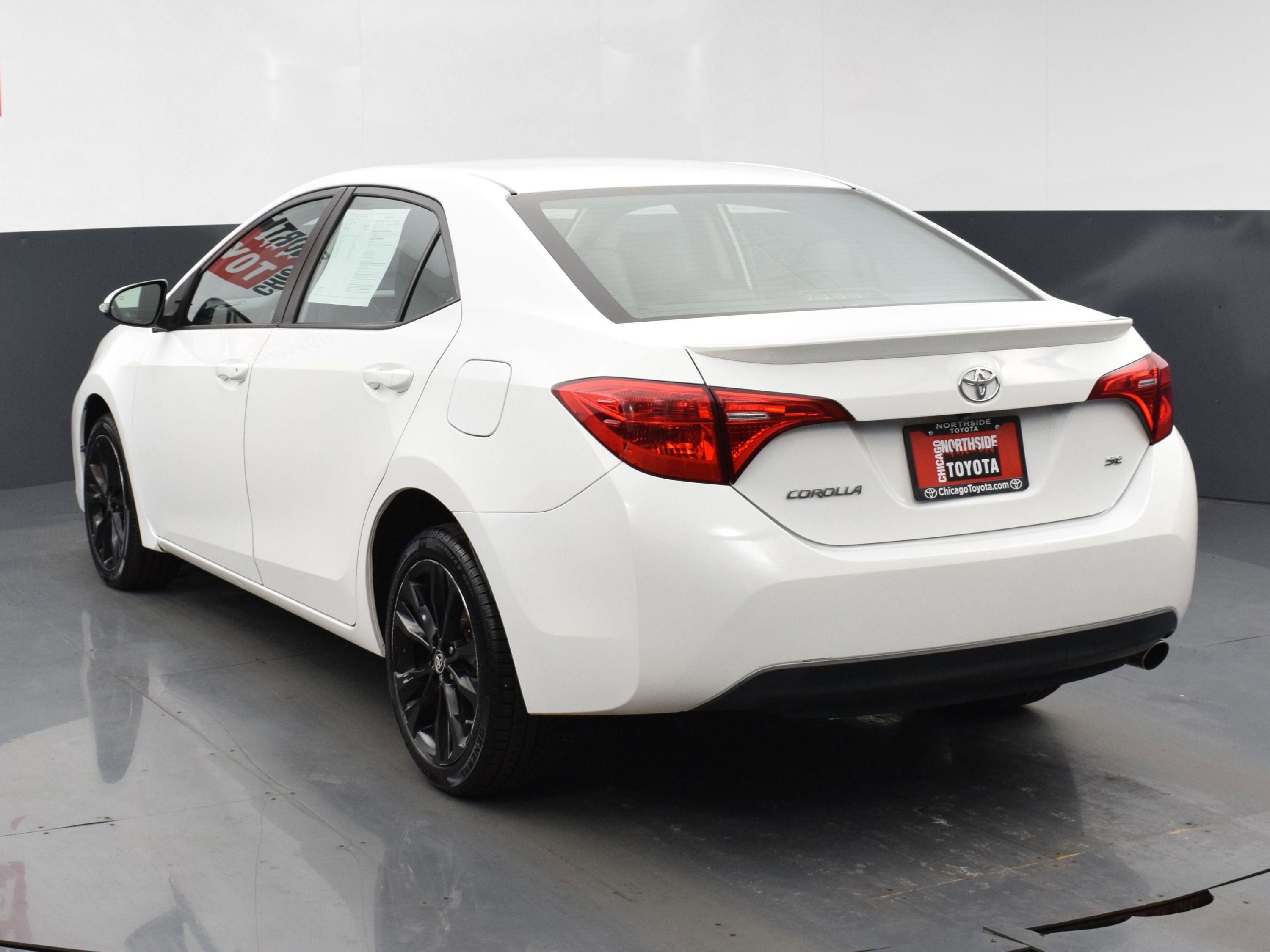 Used 2017 Toyota Corolla SE image 3