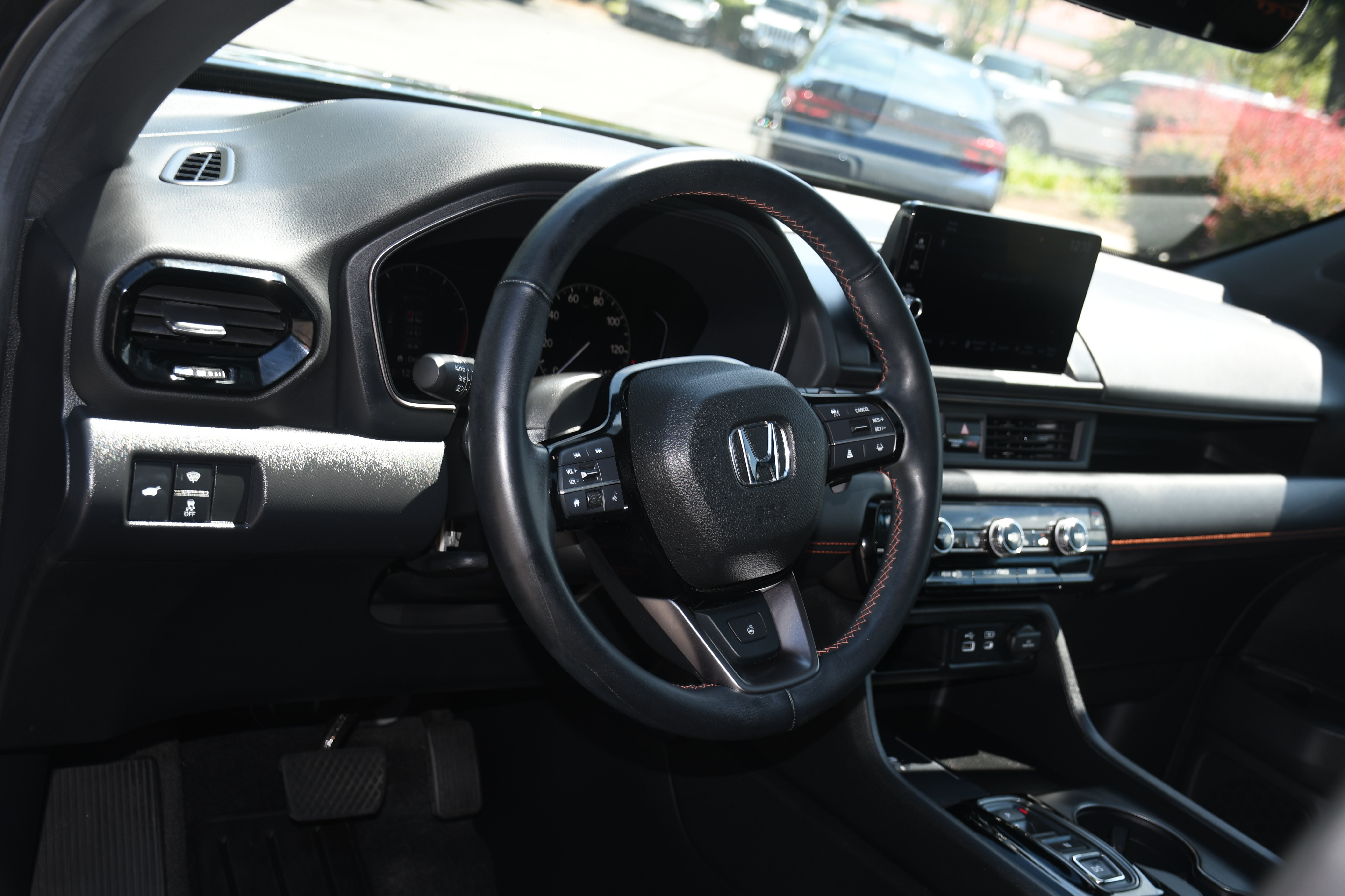 Used 2025 Honda Pilot TrailSport image 9