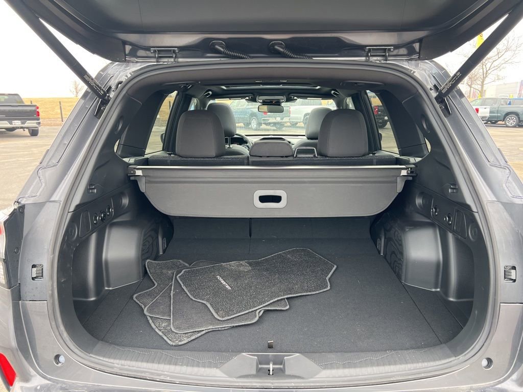 Used 2025 Subaru Forester Premium image 7