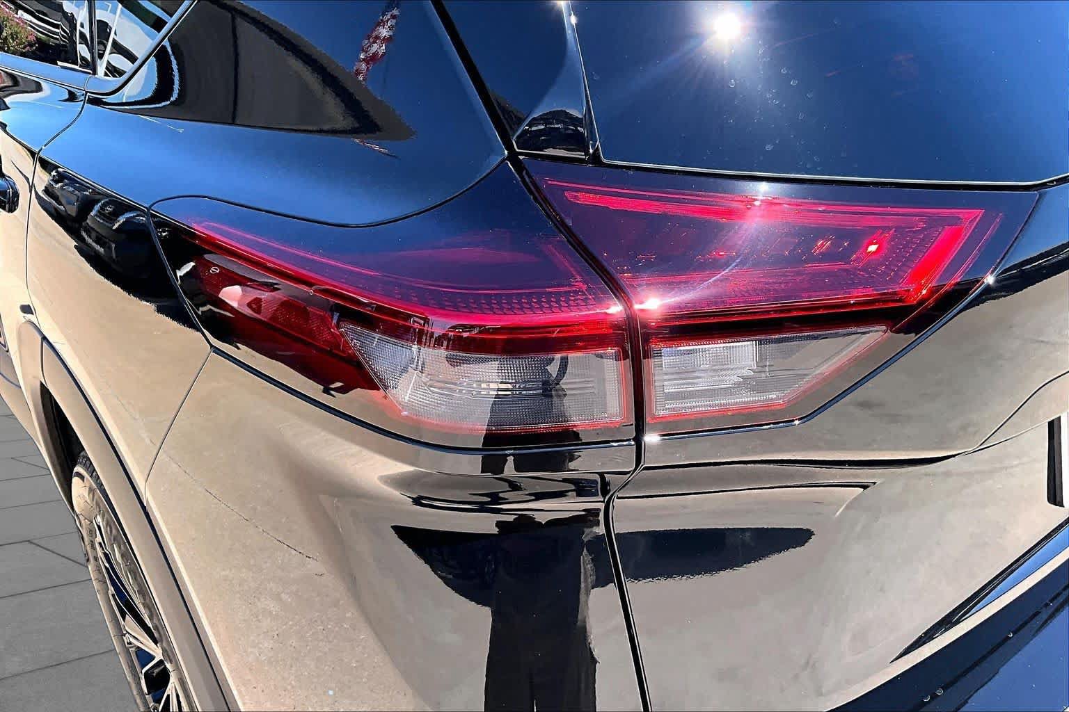 New 2026 Nissan Rogue Dark Armor AWD/4WD image 14