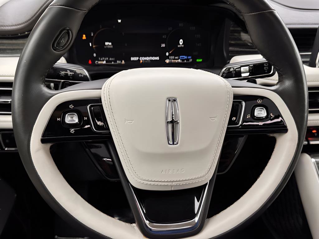 Used 2023 Lincoln Aviator Black Label Grand Touring AWD/4WD image 12
