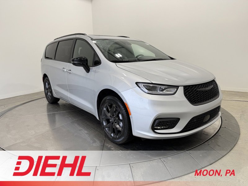 New 2026 Chrysler Pacifica Limited video 1