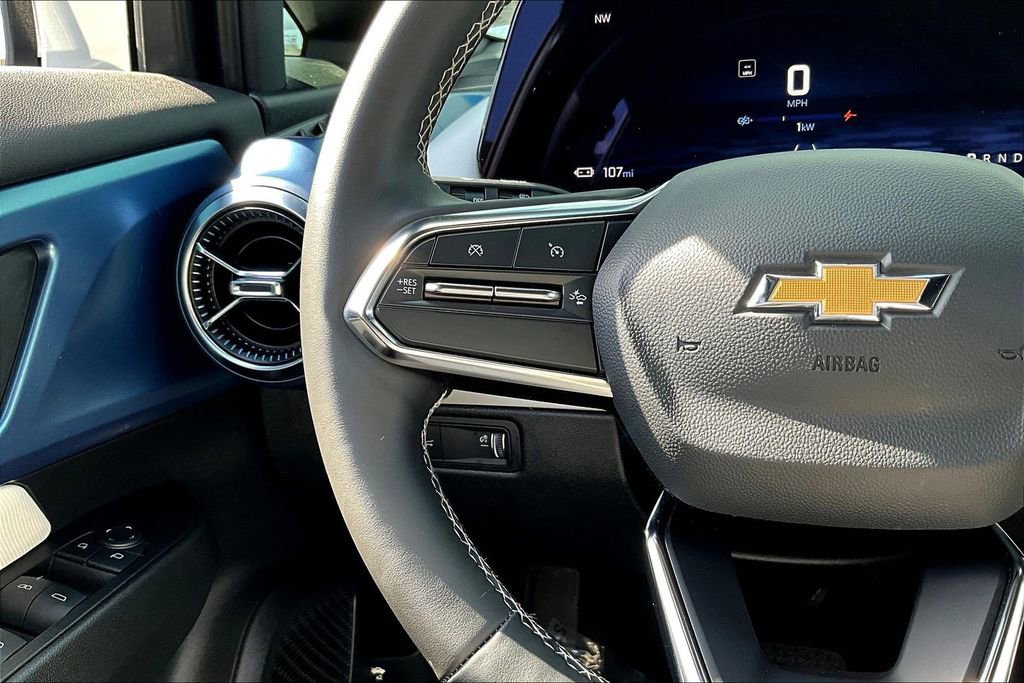 Used 2025 Chevrolet Equinox EV LT image 21