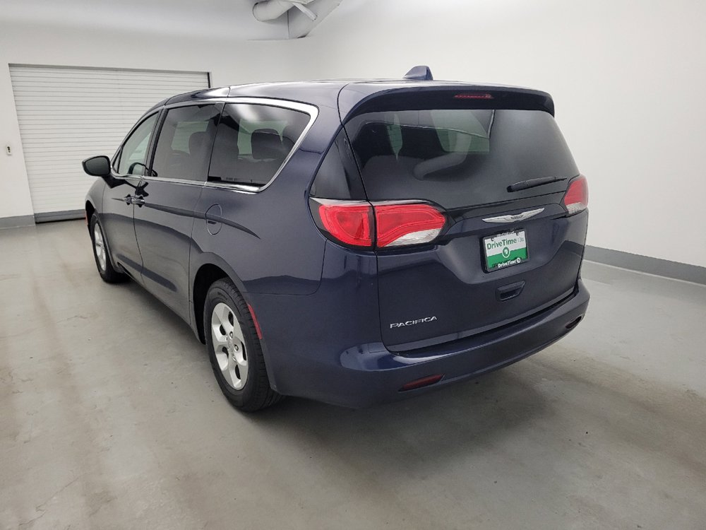 Used 2017 Chrysler Pacifica LX w/ Tire & Wheel Group FWD image 5