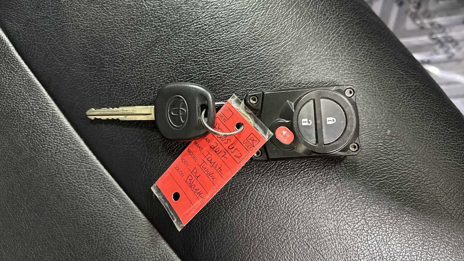 Certified 2017 Toyota Tundra SR5 image 30