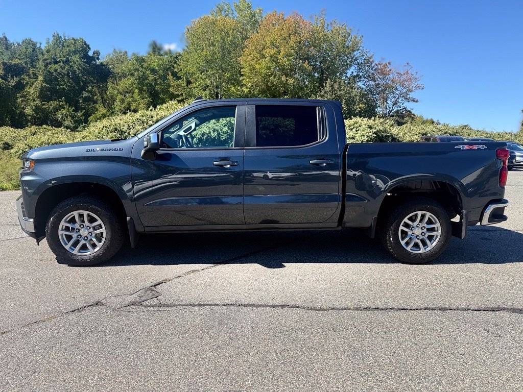 Used 2021 Chevrolet Silverado 1500 LT AWD/4WD image 3