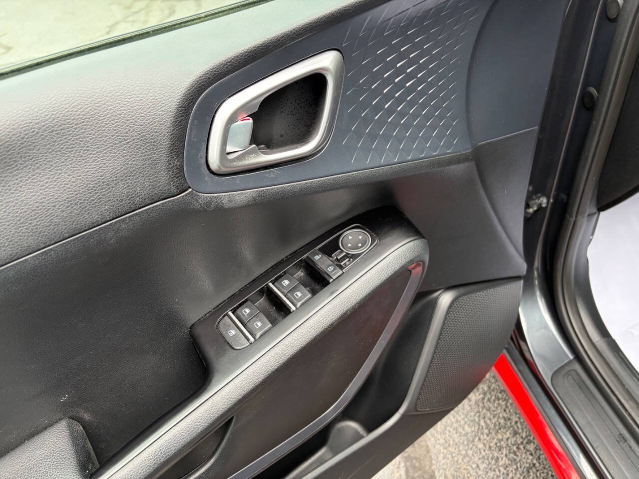 Used 2022 Kia Soul GT-Line FWD image 12