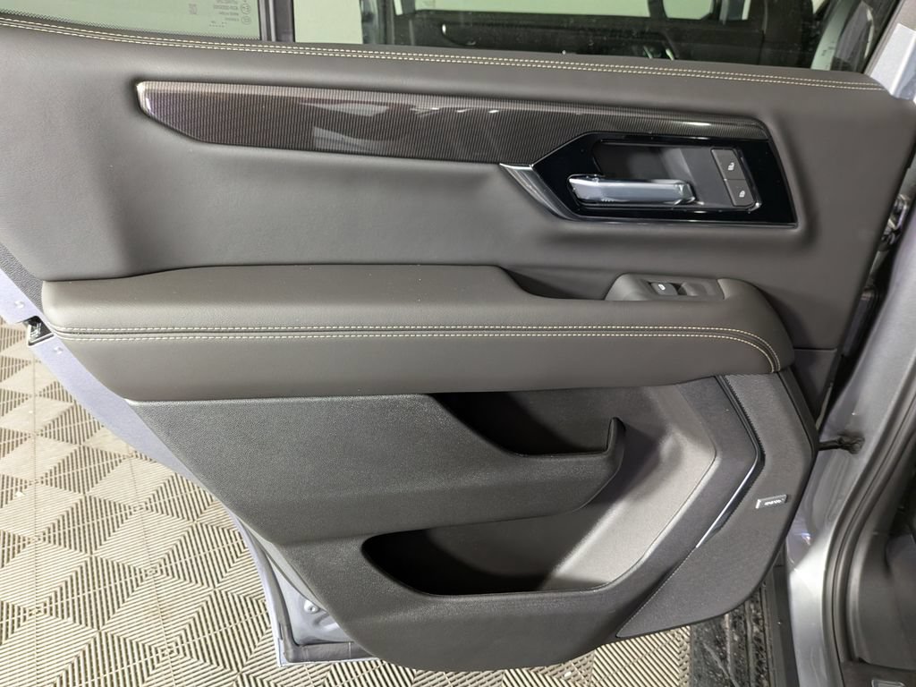 New 2026 GMC Yukon Elevation w/ Elevation Premium Package AWD/4WD image 29