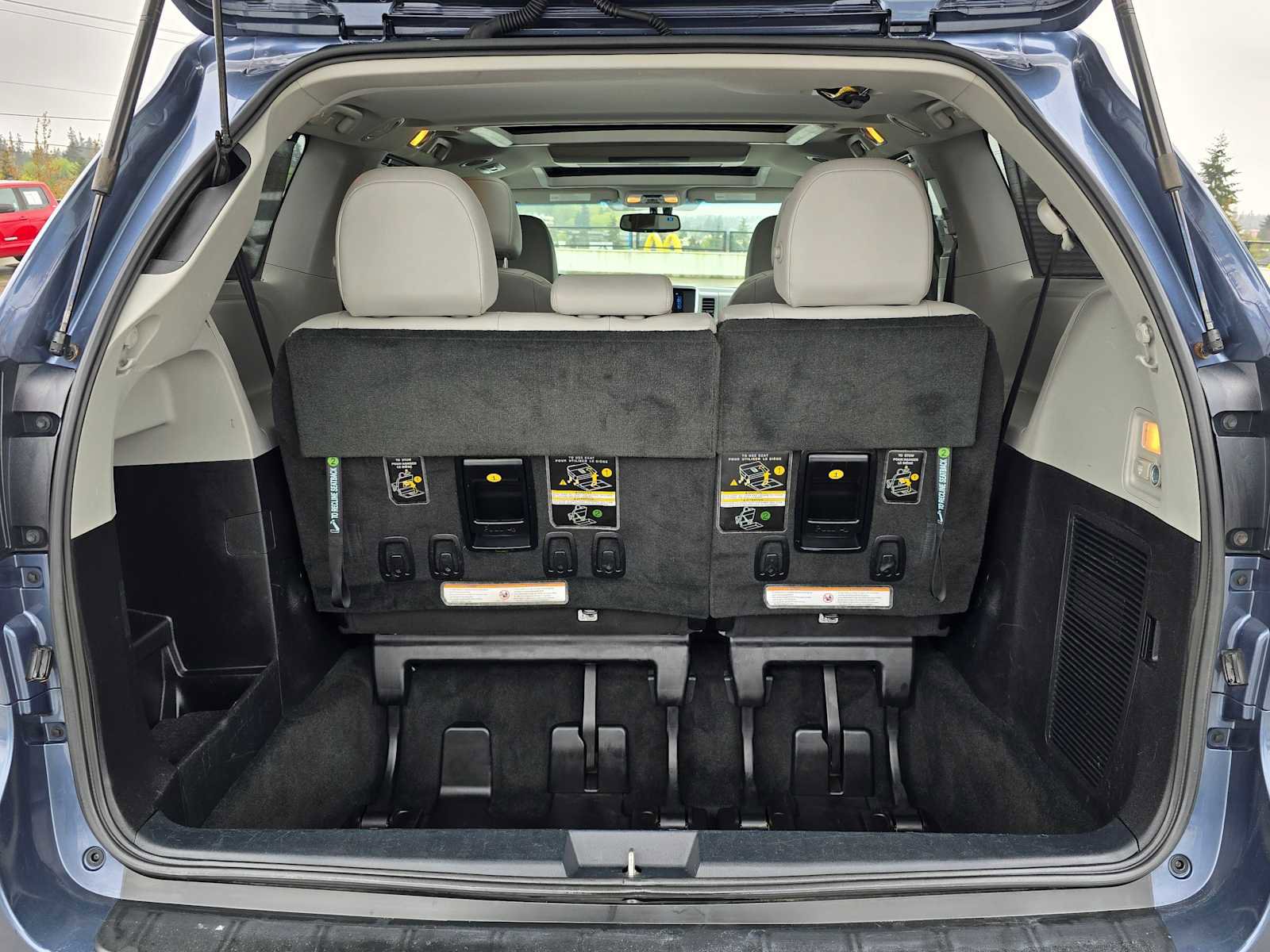 Used 2017 Toyota Sienna Limited Premium AWD/4WD image 14