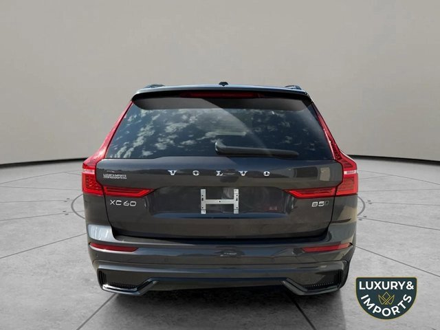 Used 2025 Volvo XC60 B5 Plus image 9