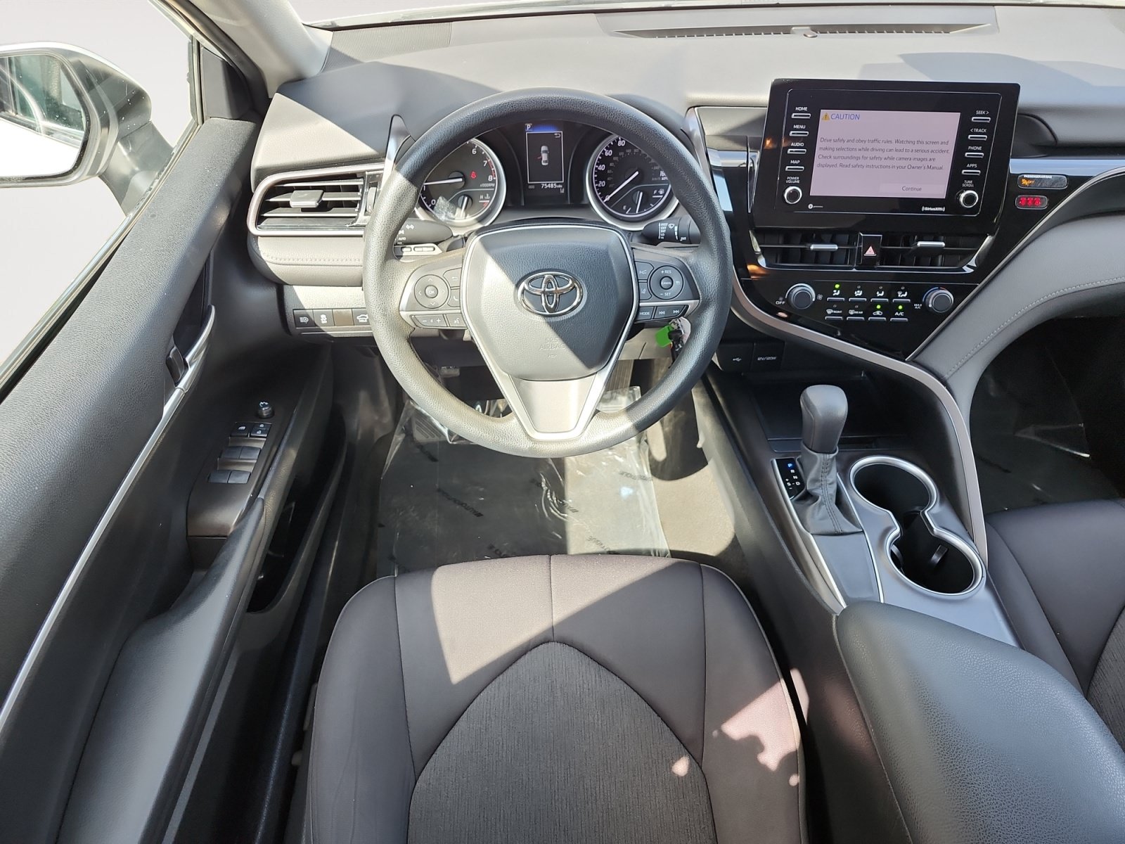 Used 2021 Toyota Camry LE FWD image 10