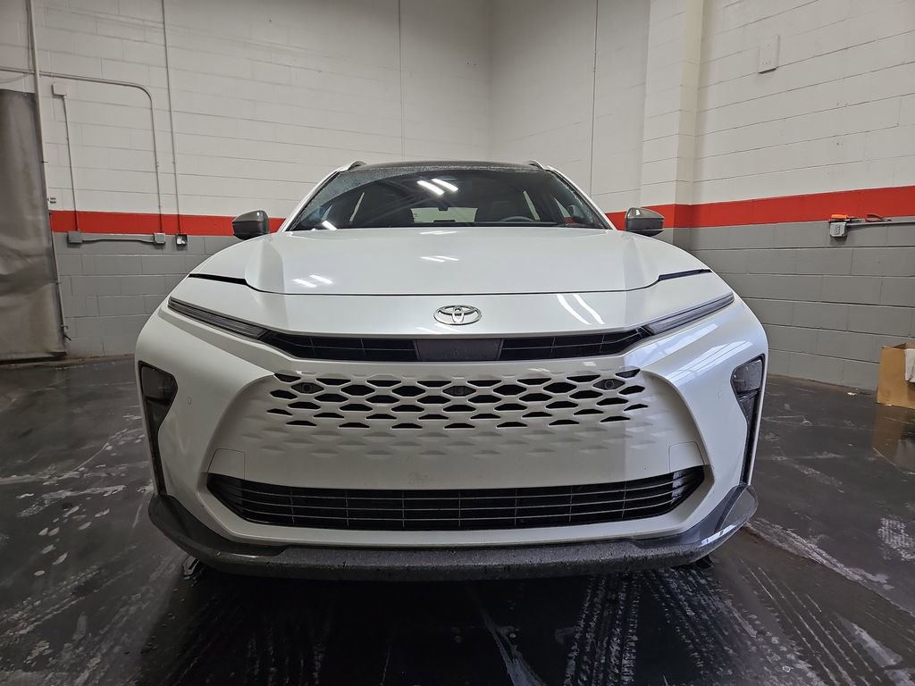 New 2025 Toyota Crown Signia image 2