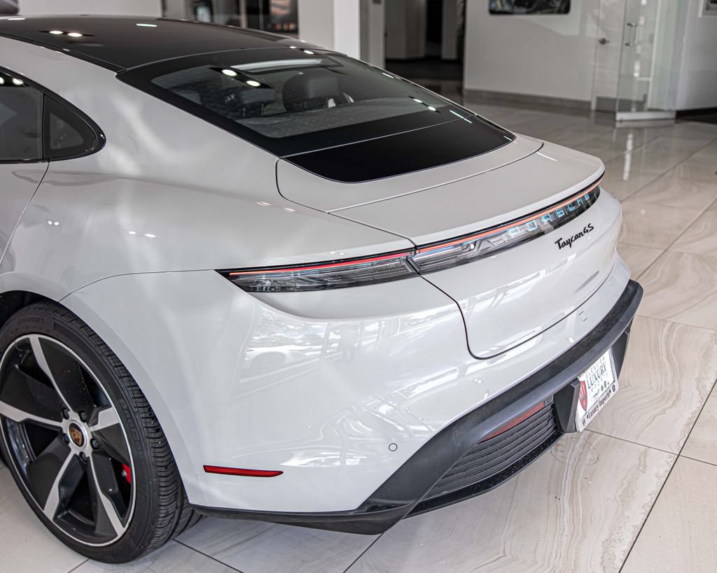 Used 2021 Porsche Taycan 4S w/ Premium Package AWD/4WD image 15