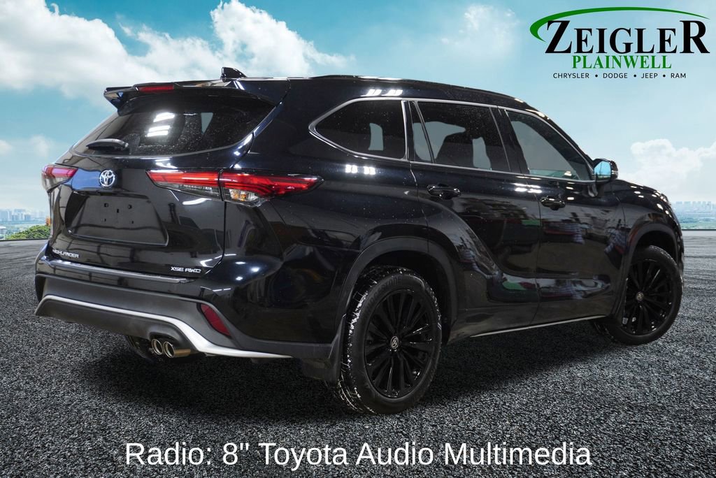Used 2023 Toyota Highlander XSE image 3