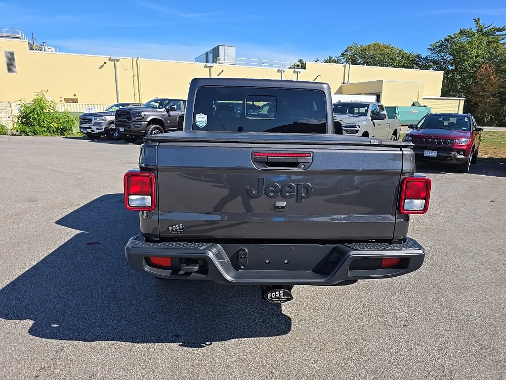 Certified 2024 Jeep Gladiator Sport image 6