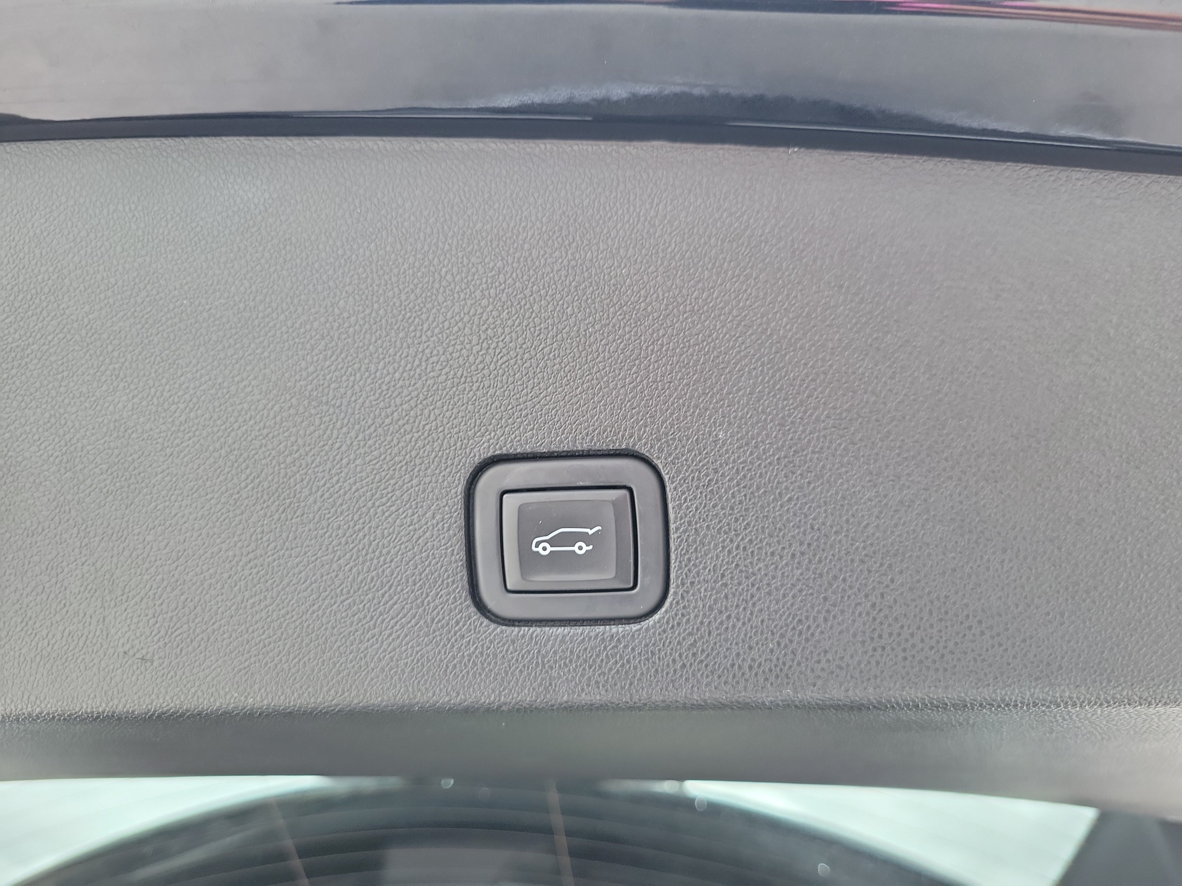 Used 2023 Cadillac XT6 Premium Luxury FWD image 18