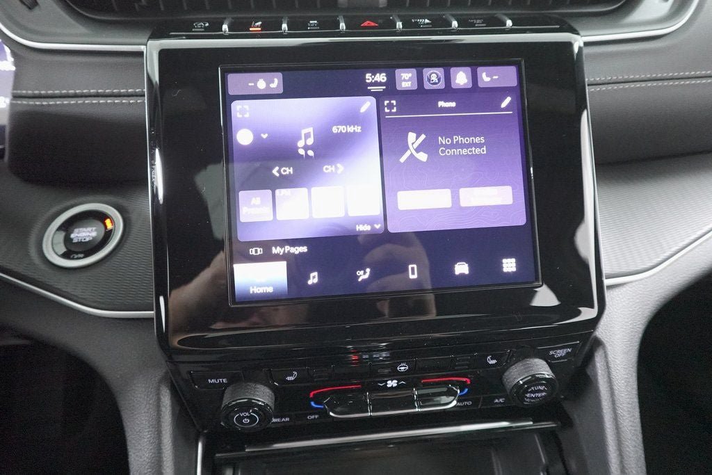 Certified 2025 Jeep Grand Cherokee L Laredo w/ Luxury Tech Group I AWD/4WD image 21