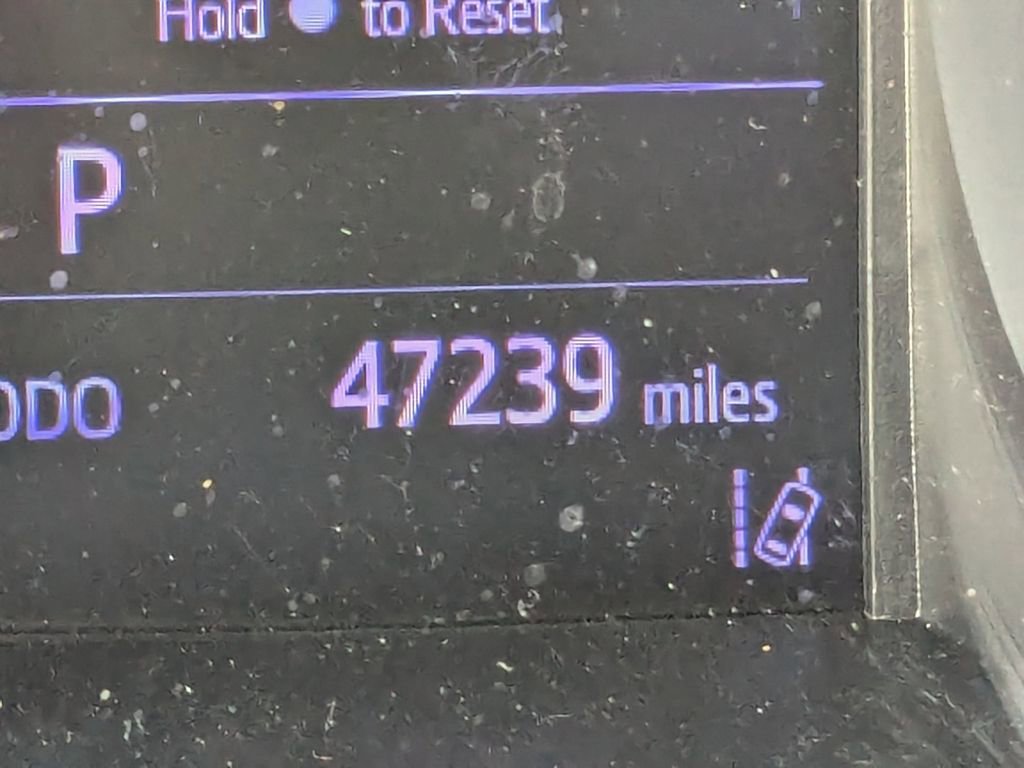 Used 2020 Toyota C-HR Limited image 26