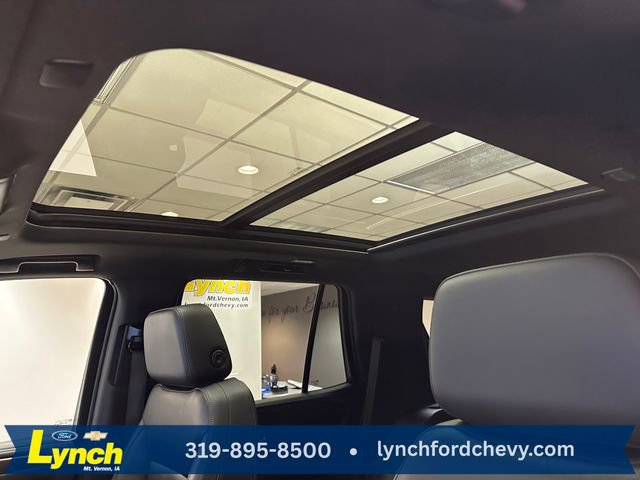 Used 2021 Chevrolet Tahoe Z71 w/ Z71 Signature Package image 4