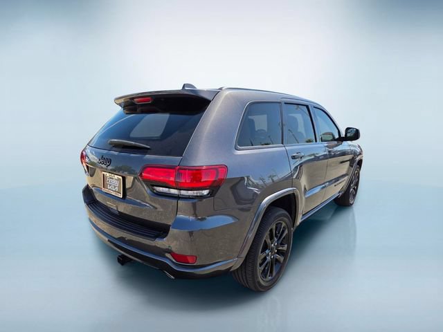Used 2018 Jeep Grand Cherokee Altitude AWD/4WD image 4