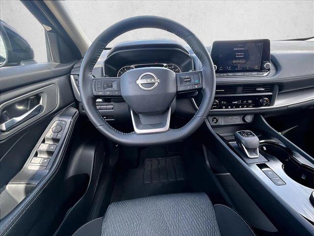 Used 2025 Nissan Rogue SV AWD/4WD image 7