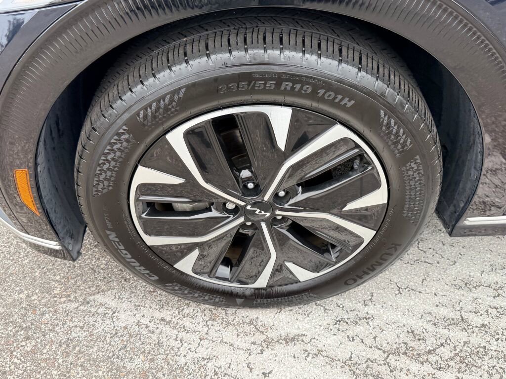 Used 2024 Kia EV6 Wind image 16