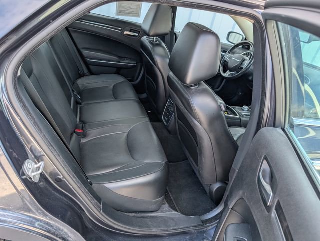 Used 2016 Chrysler 300 C image 19