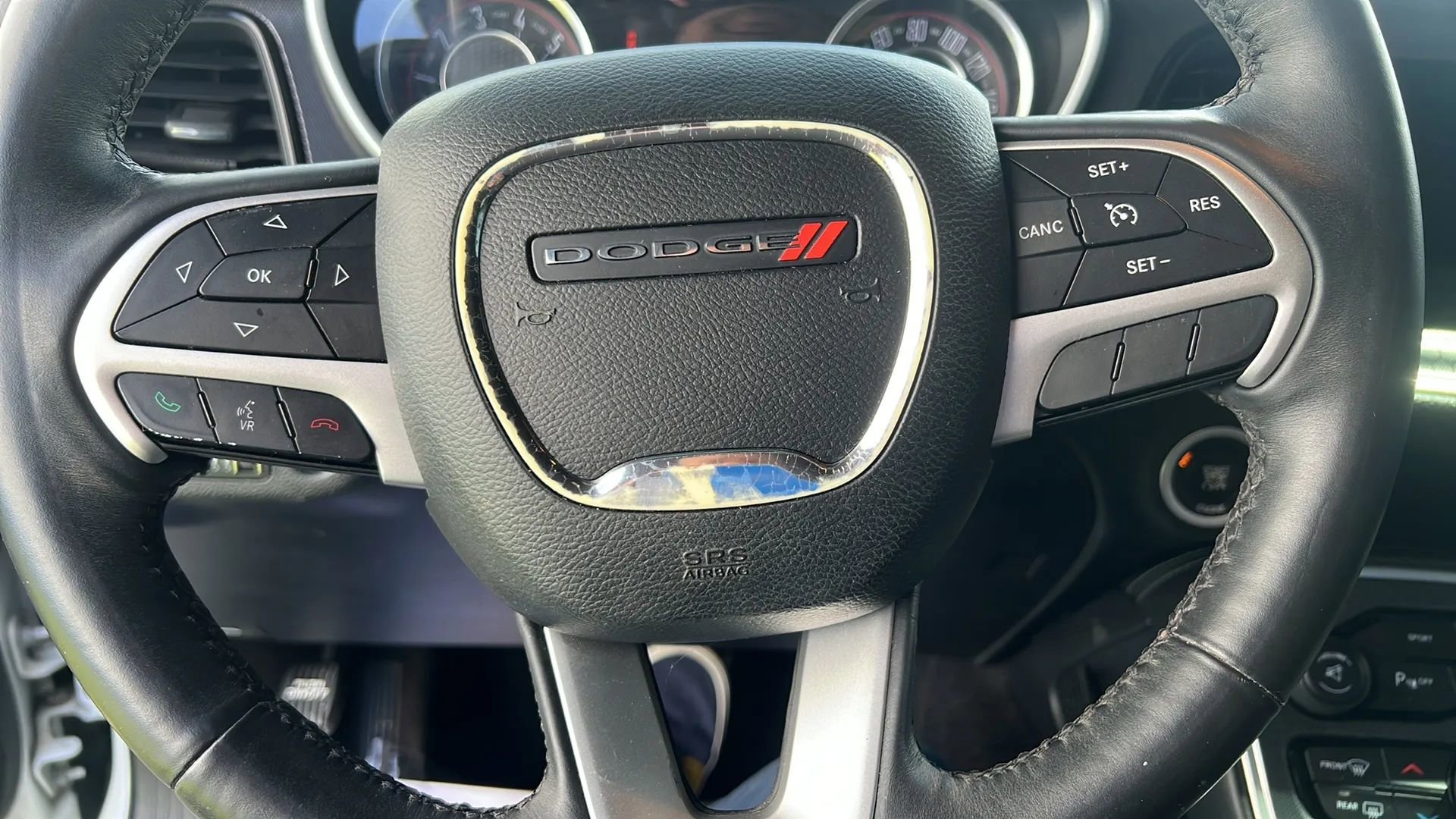 Used 2015 Dodge Challenger SXT Plus RWD image 21