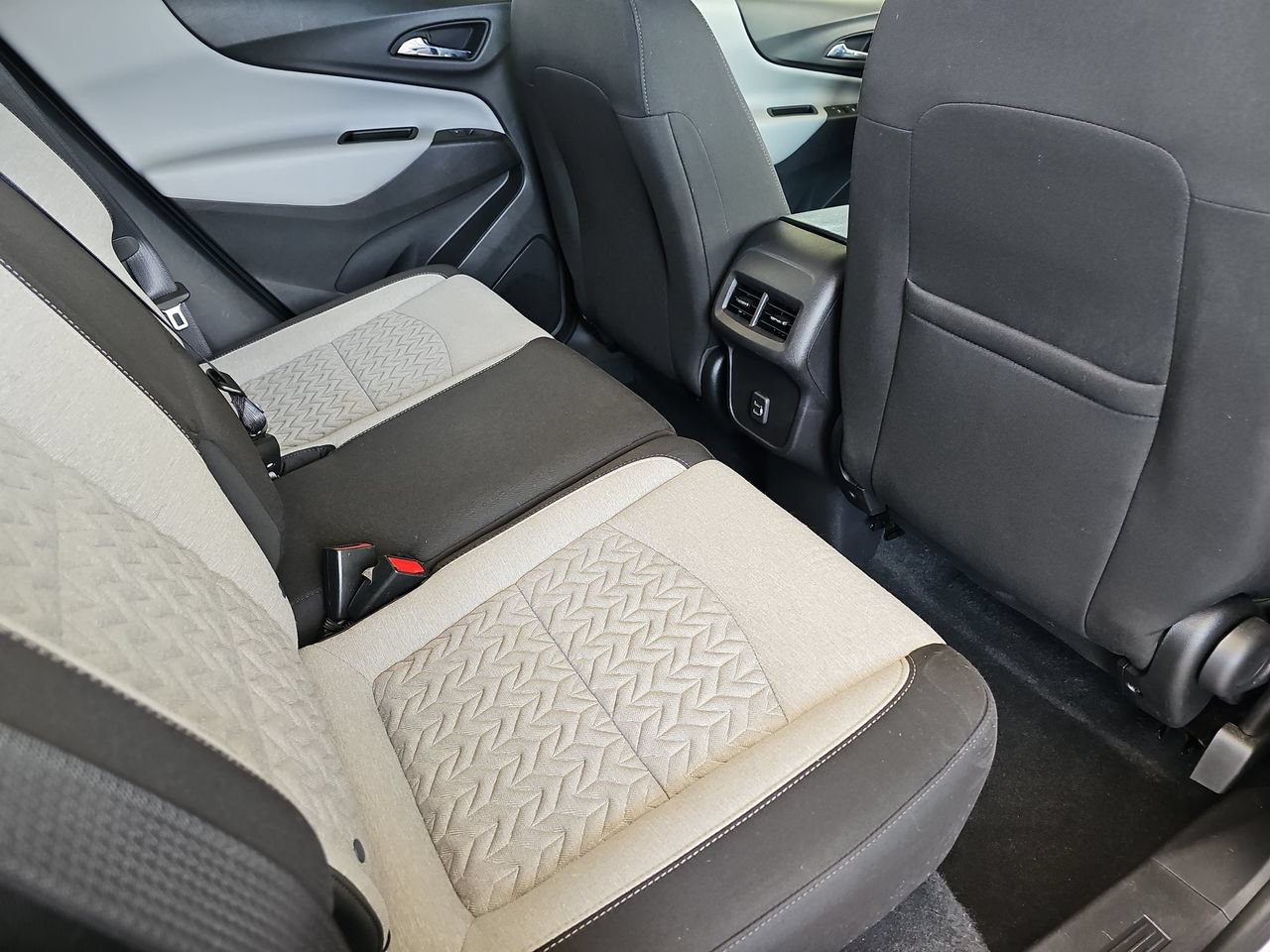 Used 2024 Chevrolet Equinox LS w/ LS Convenience Package AWD/4WD image 14