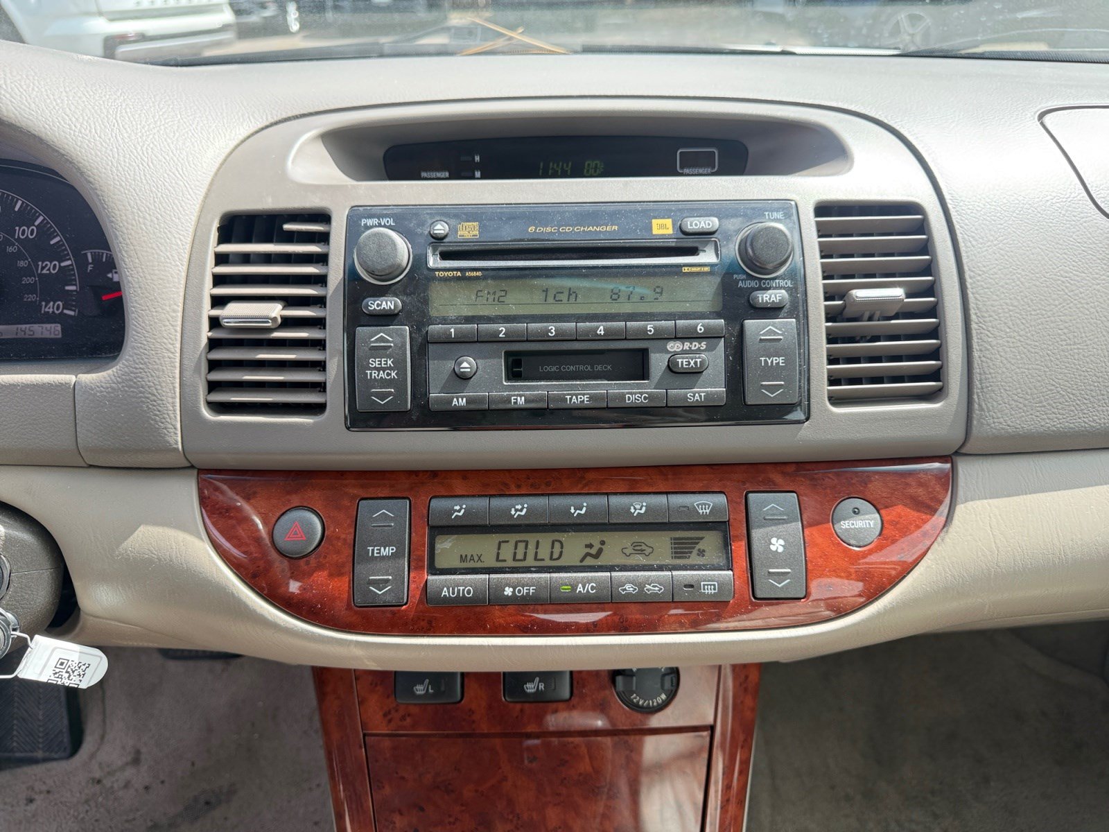 Used 2005 Toyota Camry XLE FWD image 26