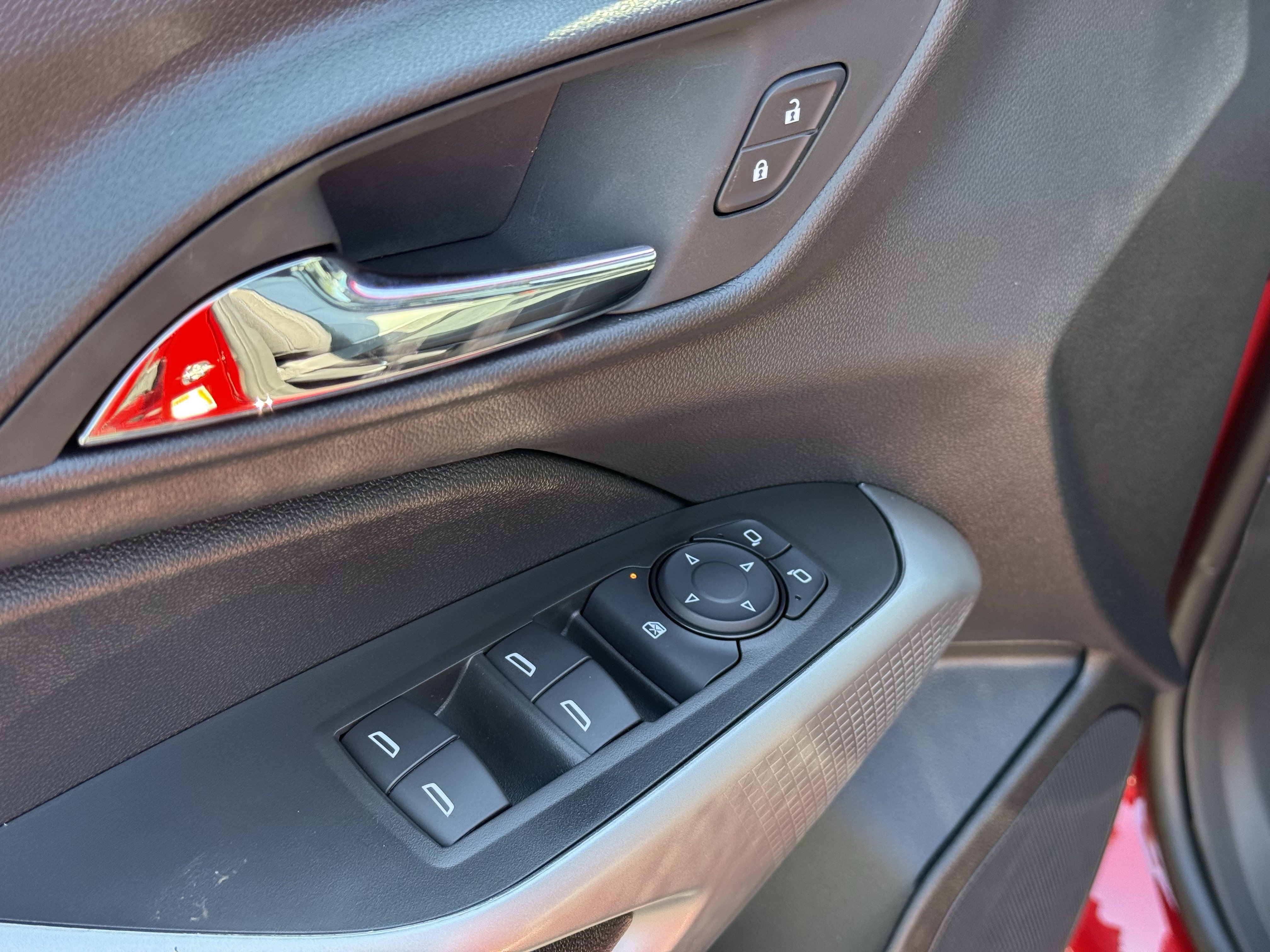 New 2026 Chevrolet Trax LS w/ LS Convenience Package FWD image 15