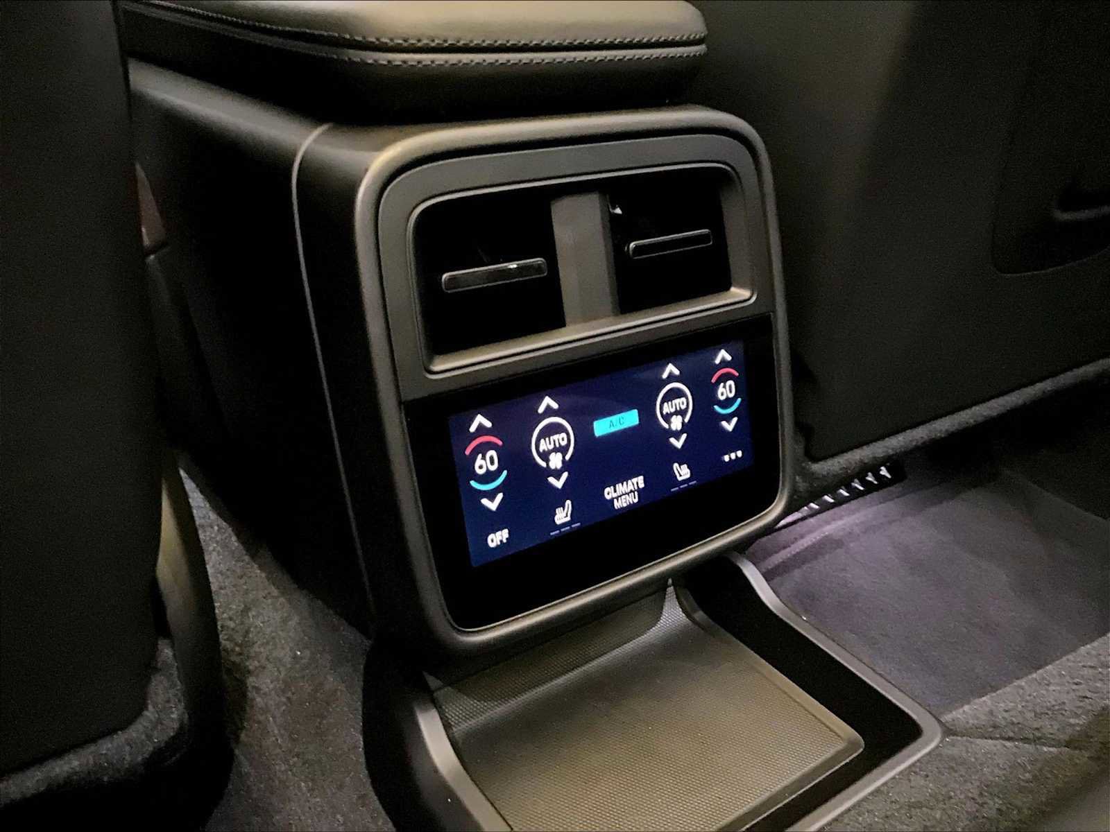 Used 2024 Porsche Taycan Turbo S image 30