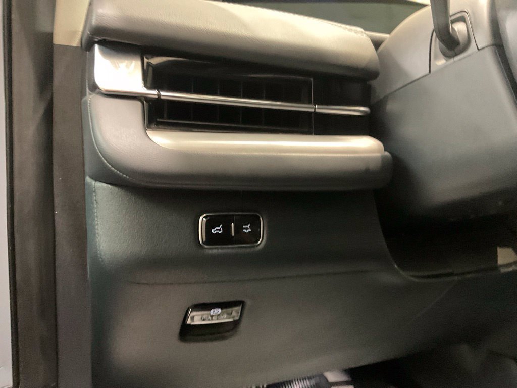 Used 2025 Lincoln Navigator Reserve AWD/4WD image 8